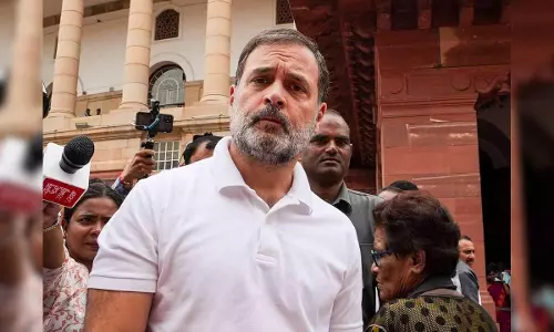 राहुल गांधी ने इंदौर में पानी के दूषित होने से पीड़ित मरीजों और उनके परिवारों से मुलाकात की