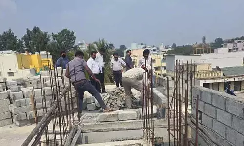 Fraser Town : बिना इजाज़त वाली बिल्डिंग की एक्स्ट्रा मंज़िल हटाना
