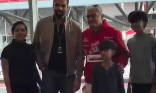 Dubai ऑटोड्रोम में अजित कुमार से मिले सिबी सत्यराज Dubai ऑटोड्रोम में अजित कुमार से मिले सिबी सत्यराज