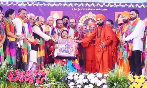 Karnataka : रॉक गार्डन की आर्ट डायरेक्टर वेदारानी को कित्तूर रानी चन्नम्मा अवॉर्ड मिला
