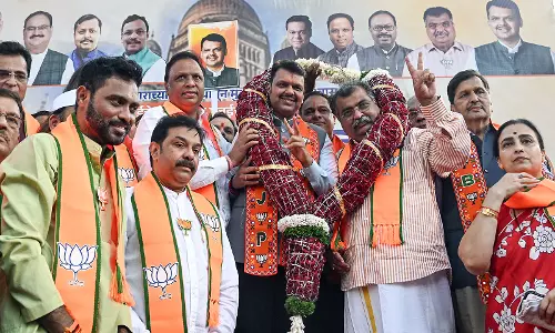 Maharashtra: महायुति पार्टी की शानदार जीत, अधिकांश शहरी केंद्रों में विपक्ष को संघर्ष करना पड़ रहा Maharashtra: महायुति पार्टी की शानदार जीत, अधिकांश शहरी केंद्रों में विपक्ष को संघर्ष करना पड़ रहा