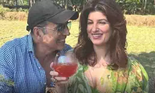 प्यार के 25 साल: Akshay-ट्विंकल का रोमांटिक डांस वीडियो वायरल प्यार के 25 साल: Akshay-ट्विंकल का रोमांटिक डांस वीडियो वायरल