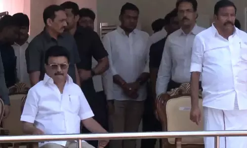 CM एमके स्टालिन मदुरै में जल्लीकट्टू देखने पहुंचे CM एमके स्टालिन मदुरै में जल्लीकट्टू देखने पहुंचे