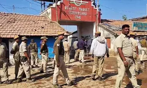 Sundergarh बीफ अफवाह विवाद, तनाव कम, पुलिस ने छह लोगों को पकड़ा Sundergarh बीफ अफवाह विवाद, तनाव कम, पुलिस ने छह लोगों को पकड़ा