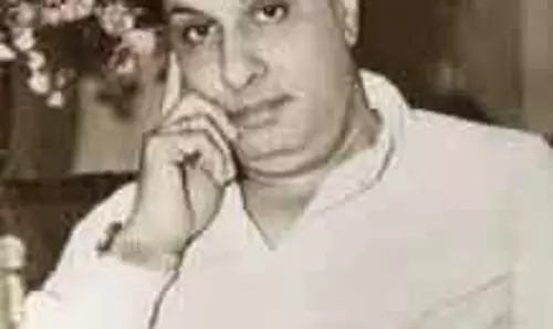 एमजीआर की जयंती: एआईएडीएमके ने श्रद्धांजलि दी एमजीआर की जयंती: एआईएडीएमके ने श्रद्धांजलि दी