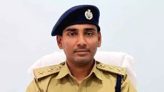 kerala: पुलिस विभाग में फेरबदल, महेश तिरुवनंतपुरम और हरिशंकर कोच्चि में पहुंचे kerala: पुलिस विभाग में फेरबदल, महेश तिरुवनंतपुरम और हरिशंकर कोच्चि में पहुंचे