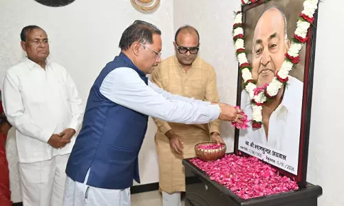 CM विष्णुदेव साय ने स्वर्गीय श्याम सुन्दर अग्रवाल को दी श्रद्धांजलि