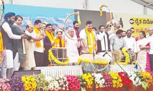गोलीबारी की घटना की CBI जांच की मांग: बेल्लारी में BJP ने दिखाई ताकत, भारी विरोध प्रदर्शन