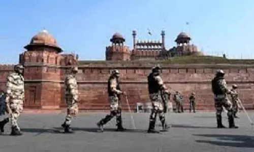 Republic Day Alert: आतंकी खतरे को लेकर दिल्ली और दूसरे शहरों में हाई अलर्ट Republic Day Alert: आतंकी खतरे को लेकर दिल्ली और दूसरे शहरों में हाई अलर्ट