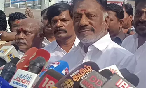 Panneerselvam ने नई पार्टी की खबरों का खंडन किया Panneerselvam ने नई पार्टी की खबरों का खंडन किया