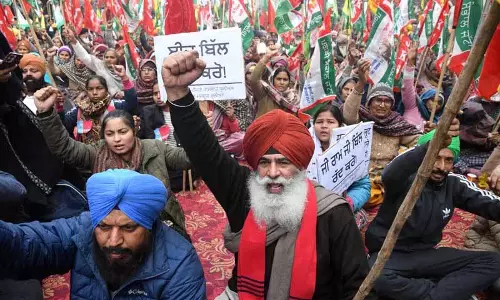 Ludhiana: केंद्र की ‘मज़दूर-विरोधी, किसान-विरोधी’ नीतियों के ख़िलाफ़ बड़ा विरोध प्रदर्शन Ludhiana: केंद्र की ‘मज़दूर-विरोधी, किसान-विरोधी’ नीतियों के ख़िलाफ़ बड़ा विरोध प्रदर्शन