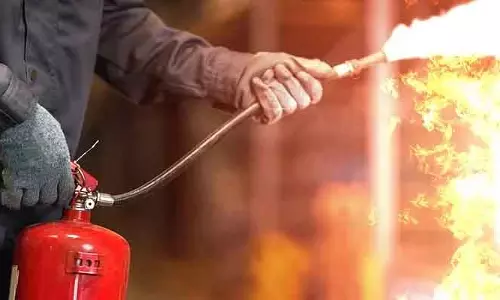 Mumbai : जोगेश्वरी रेजिडेंशियल बिल्डिंग में भीषण आग लगने से महिला की मौत