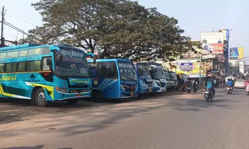 Odisha : प्राइवेट बस मालिकों ने 24 जनवरी से बस सर्विस रोकने की धमकी दी Odisha : प्राइवेट बस मालिकों ने 24 जनवरी से बस सर्विस रोकने की धमकी दी