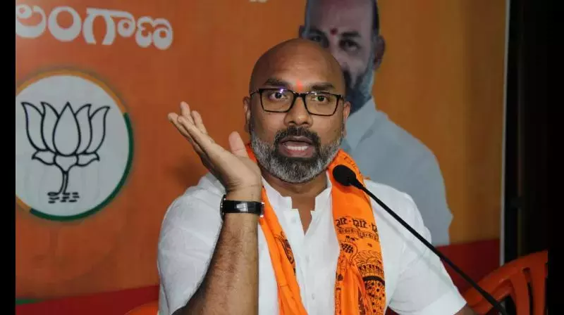 Telangana : अरविंद ने हिंदू मंदिरों पर हमलों के लिए कांग्रेस को दोषी ठहराया Telangana : अरविंद ने हिंदू मंदिरों पर हमलों के लिए कांग्रेस को दोषी ठहराया