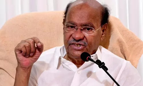 PMK फाउंडर रामदास गठबंधन उलटफेर में फंसे, DMK ने दबाव बढ़ाया