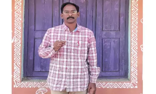 Nomula Bhanuchander ने टेकुलापल्ली मंडल में बंदरों और कुत्तों की समस्याओं पर प्रकाश डाला Nomula Bhanuchander ने टेकुलापल्ली मंडल में बंदरों और कुत्तों की समस्याओं पर प्रकाश डाला