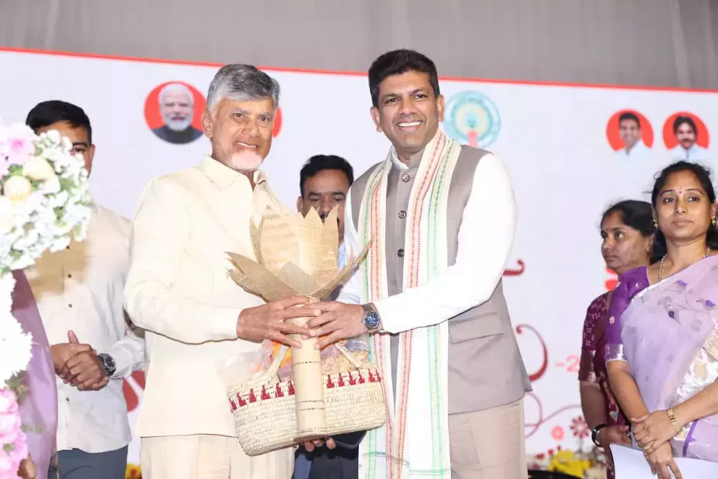 Andhra : गुंटूर में सरस मेले में 12 लाख लोग आए Andhra : गुंटूर में सरस मेले में 12 लाख लोग आए