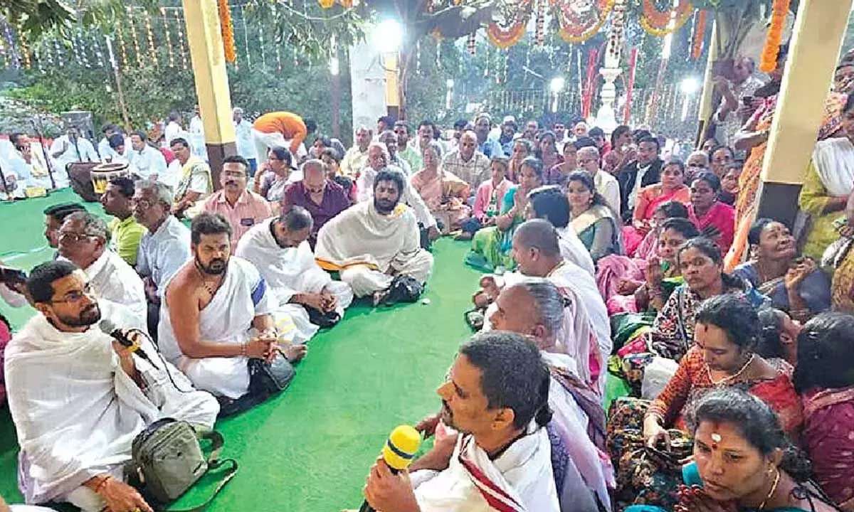 Andhra: गजेंद्र मोक्षम ने सिंहाचलम में प्रदर्शन किया