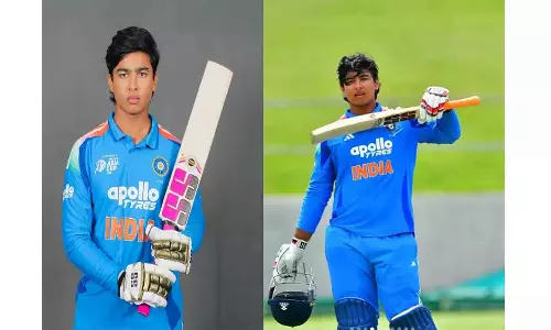 रिकॉर्ड बुक में Vaibhav Suryavanshi: सबसे कम उम्र में बनाई वर्ल्ड कप हाफ-सेंचुरी रिकॉर्ड बुक में Vaibhav Suryavanshi: सबसे कम उम्र में बनाई वर्ल्ड कप हाफ-सेंचुरी