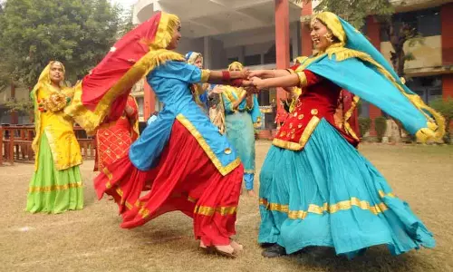 Gidda और भांगड़ा के साथ सिटी कॉलेज का स्थापना दिवस मनाया गया