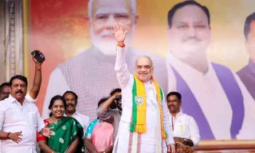 गठबंधन का संकट: Congress और BJP के सामने बड़ी चुनौतियां गठबंधन का संकट: Congress और BJP के सामने बड़ी चुनौतियां
