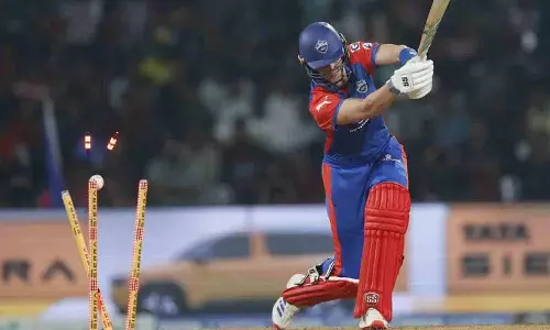 RCB ने टॉस जीता.. दिल्ली ने पहले ओवर में 2 विकेट गंवा दिए..! RCB ने टॉस जीता.. दिल्ली ने पहले ओवर में 2 विकेट गंवा दिए..!