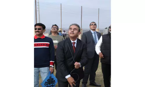 केंद्रीय मंत्री कीर्ति वर्धन सिंह ने Cairo में पतंग महोत्सव में भाग लिया केंद्रीय मंत्री कीर्ति वर्धन सिंह ने Cairo में पतंग महोत्सव में भाग लिया