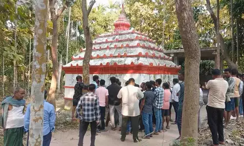 Odisha के मंदिर में शिवलिंग पर पुजारी का शव मिला
