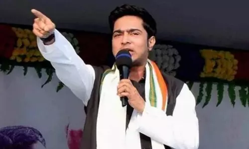 Kolkata: बेलडांगा मामले में नया राजनीतिक आरोप, अभिषेक बनर्जी ने जताई चिंता Kolkata: बेलडांगा मामले में नया राजनीतिक आरोप, अभिषेक बनर्जी ने जताई चिंता