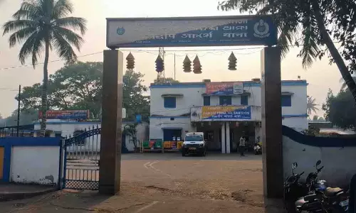 घरेलू हिंसा: नशे में पति ने कुल्हाड़ी से पत्नी पर हमला किया, गंभीर हालत घरेलू हिंसा: नशे में पति ने कुल्हाड़ी से पत्नी पर हमला किया, गंभीर हालत