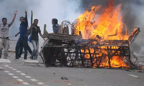 Bangladesh में राजनीतिक उथल-पुथल, भारतीय छात्रों में बढ़ा डर Bangladesh में राजनीतिक उथल-पुथल, भारतीय छात्रों में बढ़ा डर