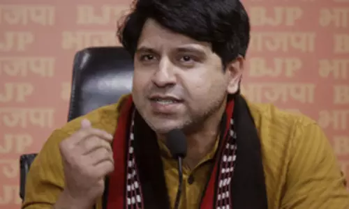 भाई जगताप को नोटिस जारी करने पर शहजाद पूनावाला ने कांग्रेस को घेरा