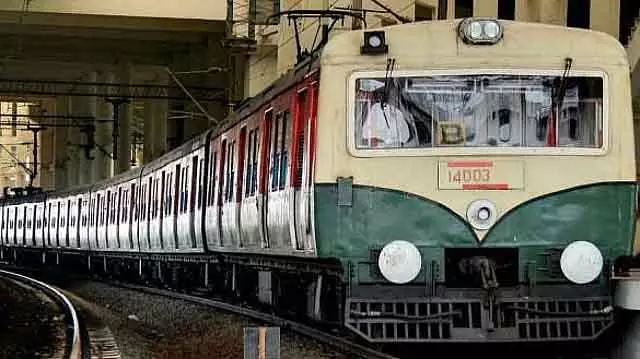Velachery-Coast : आज 6 स्पेशल ट्रेनें Velachery-Coast : आज 6 स्पेशल ट्रेनें