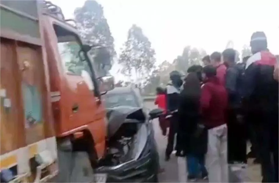 Himachal Pradesh: कार-ट्रक की टक्कर, महिला की मौत, पति व बेटी घायल Himachal Pradesh: कार-ट्रक की टक्कर, महिला की मौत, पति व बेटी घायल