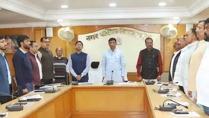 Indore : 5 करोड़ की लागत से लिंबोदी तालाब का जीर्णोद्धार किया जाएगा Indore : 5 करोड़ की लागत से लिंबोदी तालाब का जीर्णोद्धार किया जाएगा