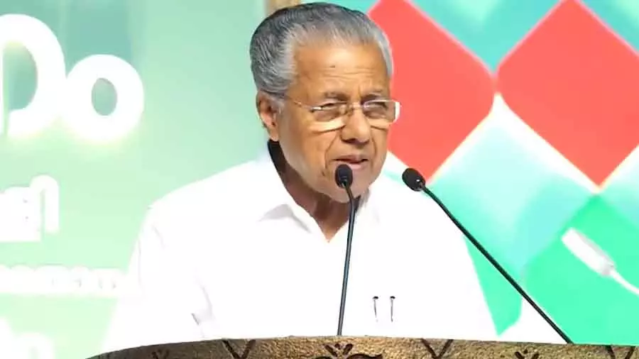 केंद्र मुसलमानों के साथ दूसरे दर्जे के नागरिक जैसा बर्ताव कर रहा है: Kerala CM केंद्र मुसलमानों के साथ दूसरे दर्जे के नागरिक जैसा बर्ताव कर रहा है: Kerala CM