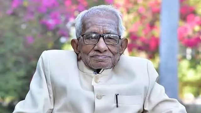 Karnataka : पूर्व मंत्री, सौ साल के भीमन्ना खंड्रे का निधन, आज अंतिम संस्कार किया Karnataka : पूर्व मंत्री, सौ साल के भीमन्ना खंड्रे का निधन, आज अंतिम संस्कार किया