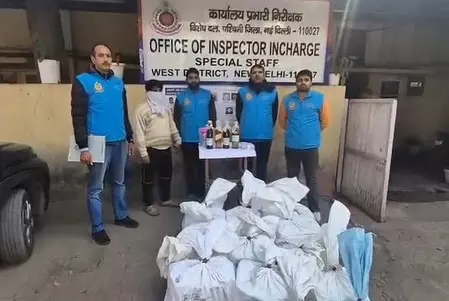 Premium शराब मिक्सिंग रैकेट का भंडाफोड़, एक आरोपी गिरफ्तार, पूछताछ में क्या बताया? Premium शराब मिक्सिंग रैकेट का भंडाफोड़, एक आरोपी गिरफ्तार, पूछताछ में क्या बताया?