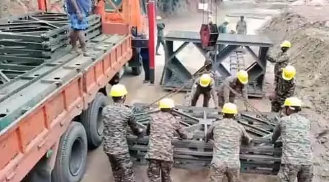 Operation Sagar Bandhu : भारतीय सेना ने श्रीलंका में तीसरा बेली ब्रिज बनाया Operation Sagar Bandhu : भारतीय सेना ने श्रीलंका में तीसरा बेली ब्रिज बनाया