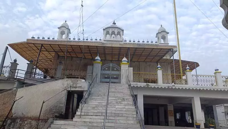 Kanech में गुरुद्वारा, गुरु का आशीर्वाद और नैतिकता का पाठ Kanech में गुरुद्वारा, गुरु का आशीर्वाद और नैतिकता का पाठ