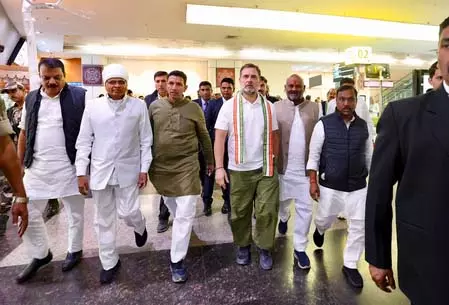 राहुल गांधी ने इंदौर के दूषित जल पीड़ितों से मुलाकात की राहुल गांधी ने इंदौर के दूषित जल पीड़ितों से मुलाकात की