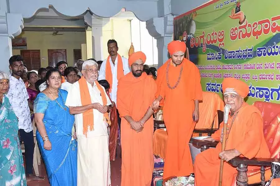 Karnataka : चिक्कटोटलुकेरे अटावी सिद्धलिंग स्वामीजी स्मरणोत्सव Karnataka : चिक्कटोटलुकेरे अटावी सिद्धलिंग स्वामीजी स्मरणोत्सव