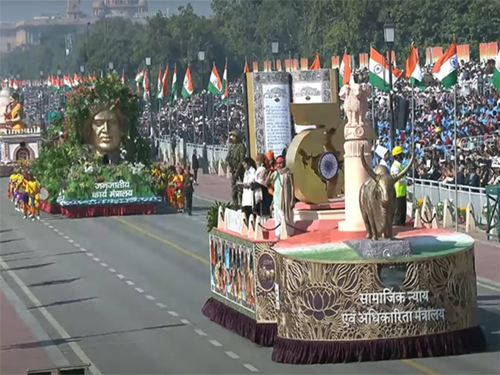 Delhi में गणतंत्र दिवस परेड के दौरान कर्तव्य पथ पर 30 झांकियां निकाली जाएंगी Delhi में गणतंत्र दिवस परेड के दौरान कर्तव्य पथ पर 30 झांकियां निकाली जाएंगी