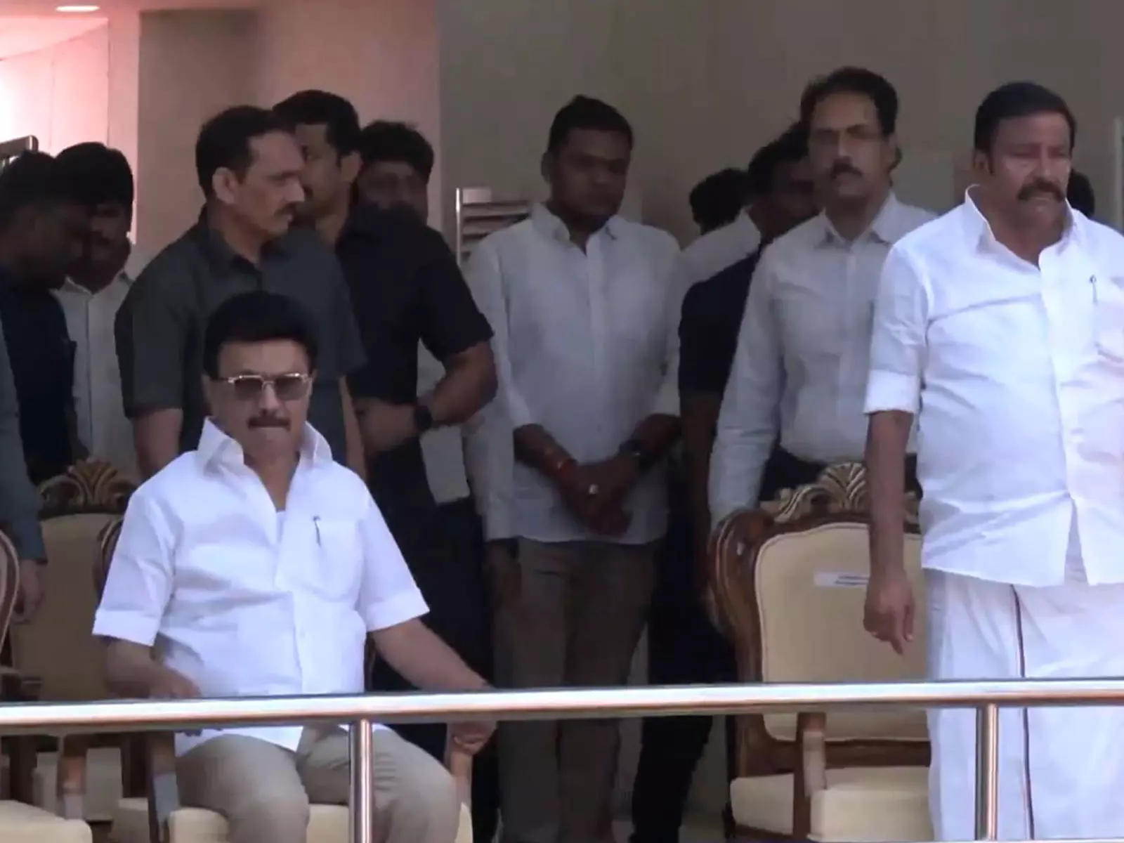 CM एमके स्टालिन मदुरै में जल्लीकट्टू देखने पहुंचे CM एमके स्टालिन मदुरै में जल्लीकट्टू देखने पहुंचे