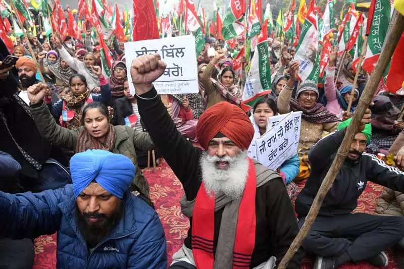 Ludhiana: केंद्र की ‘मज़दूर-विरोधी, किसान-विरोधी’ नीतियों के ख़िलाफ़ बड़ा विरोध प्रदर्शन Ludhiana: केंद्र की ‘मज़दूर-विरोधी, किसान-विरोधी’ नीतियों के ख़िलाफ़ बड़ा विरोध प्रदर्शन