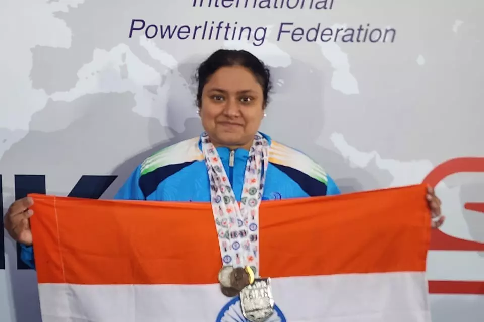 ठाणे की पावरलिफ्टर एनेट गौड़ा ने दो महीने में दो मेडल जीते ठाणे की पावरलिफ्टर एनेट गौड़ा ने दो महीने में दो मेडल जीते