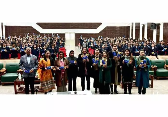 फिक्की फ्लो जेकेएल ने APS Udhampur में मासिक धर्म स्वच्छता जागरूकता कार्यक्रम आयोजित किया फिक्की फ्लो जेकेएल ने APS Udhampur में मासिक धर्म स्वच्छता जागरूकता कार्यक्रम आयोजित किया
