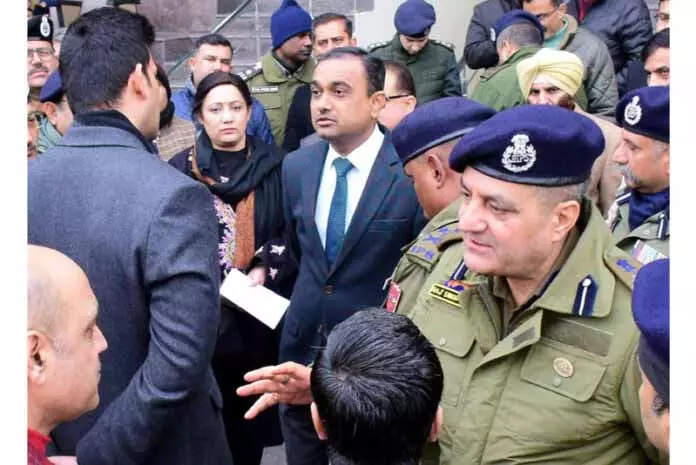 डिव कमिश्नर, IGP ने गणतंत्र दिवस के इंतजामों की समीक्षा की डिव कमिश्नर, IGP ने गणतंत्र दिवस के इंतजामों की समीक्षा की