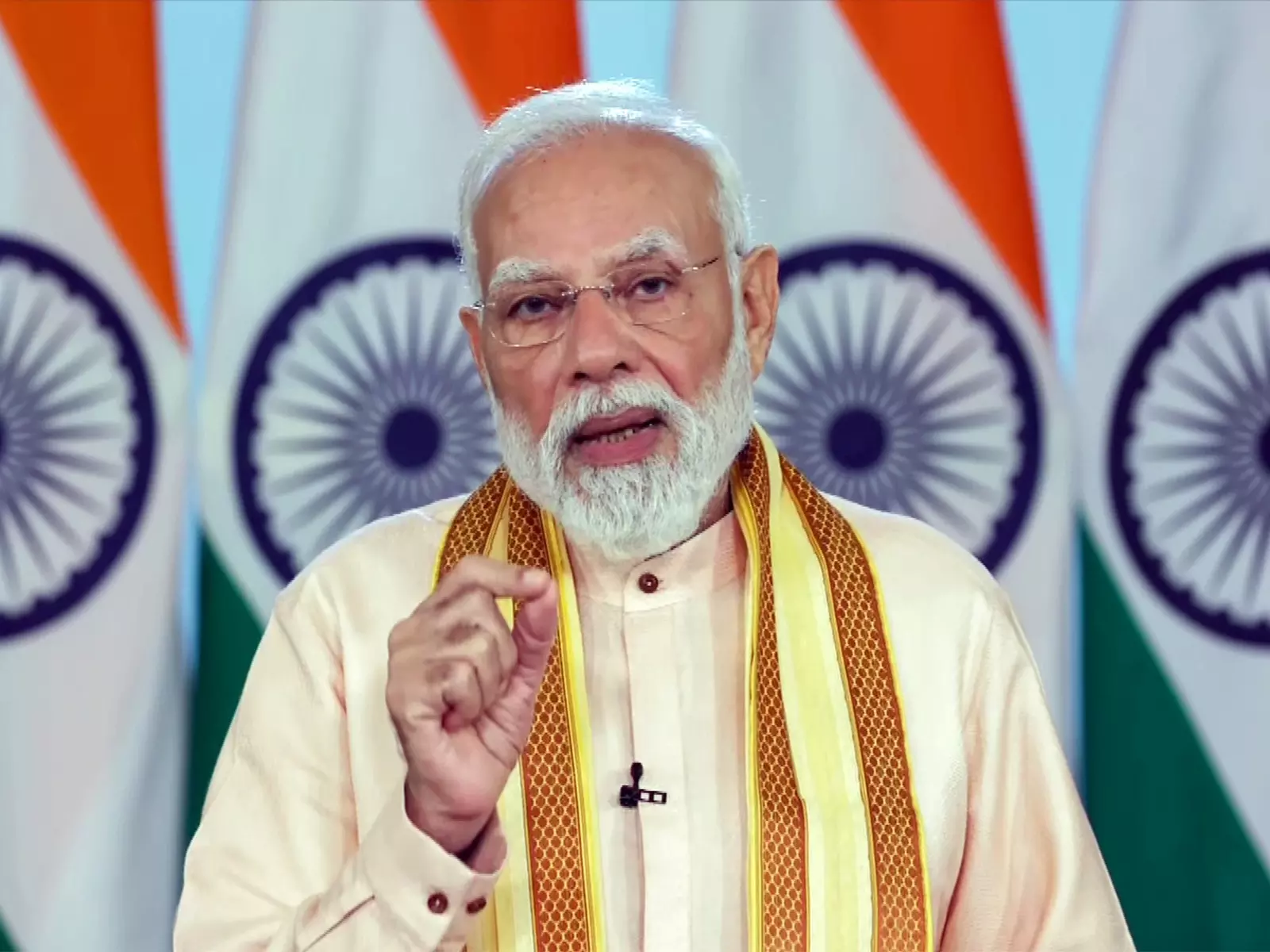PM मोदी गुवाहाटी और हावड़ा के बीच चलने वाली भारत की पहली वंदे भारत स्लीपर ट्रेन को हरी झंडी दिखाएंगे PM मोदी गुवाहाटी और हावड़ा के बीच चलने वाली भारत की पहली वंदे भारत स्लीपर ट्रेन को हरी झंडी दिखाएंगे