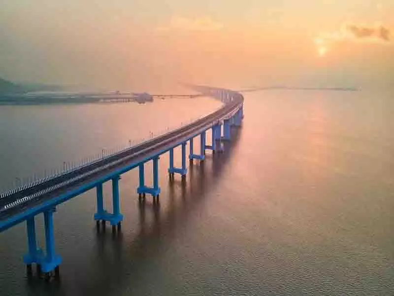 Maharashtra कैबिनेट ने अटल सेतु के रियायती टोल को एक और साल बढ़ाया Maharashtra कैबिनेट ने अटल सेतु के रियायती टोल को एक और साल बढ़ाया